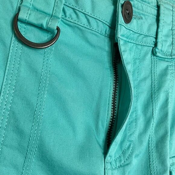 Style & Co Womens Size 8 Capri Pants Green Button Details Pockets Stretch - Picture 7 of 14